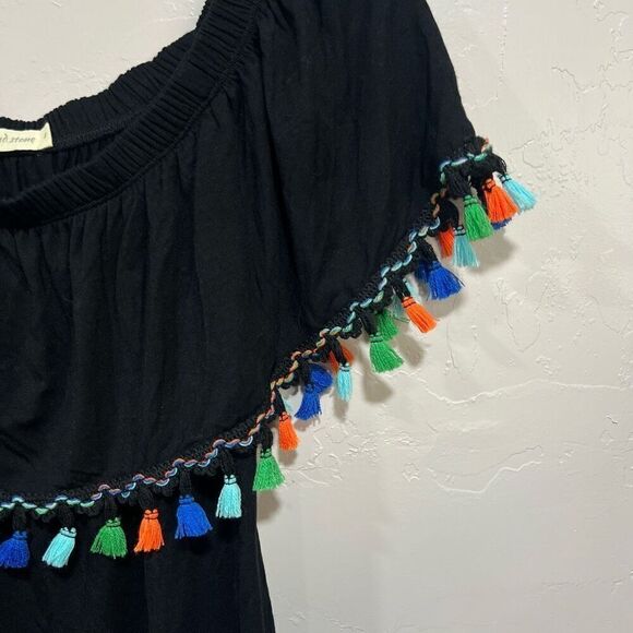 Pebble and Stone Fringe off the shoulder top - Picture 2 of 6